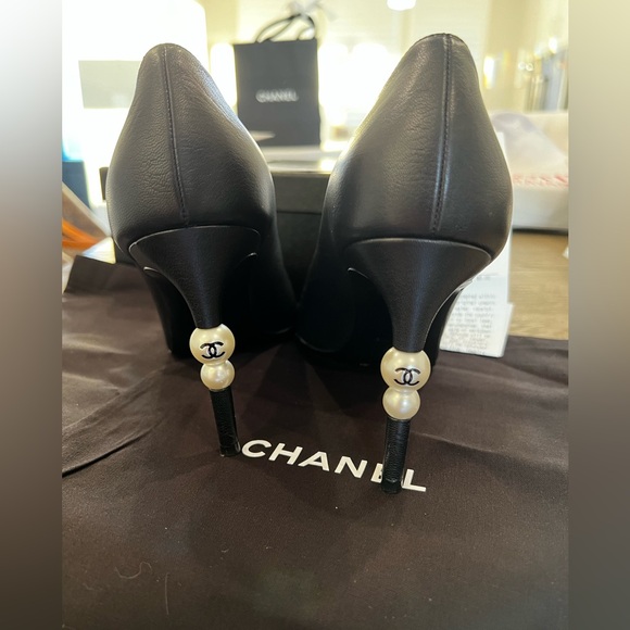 Chanel pumps heels with pearls size 39 black - Picture 2 of 9